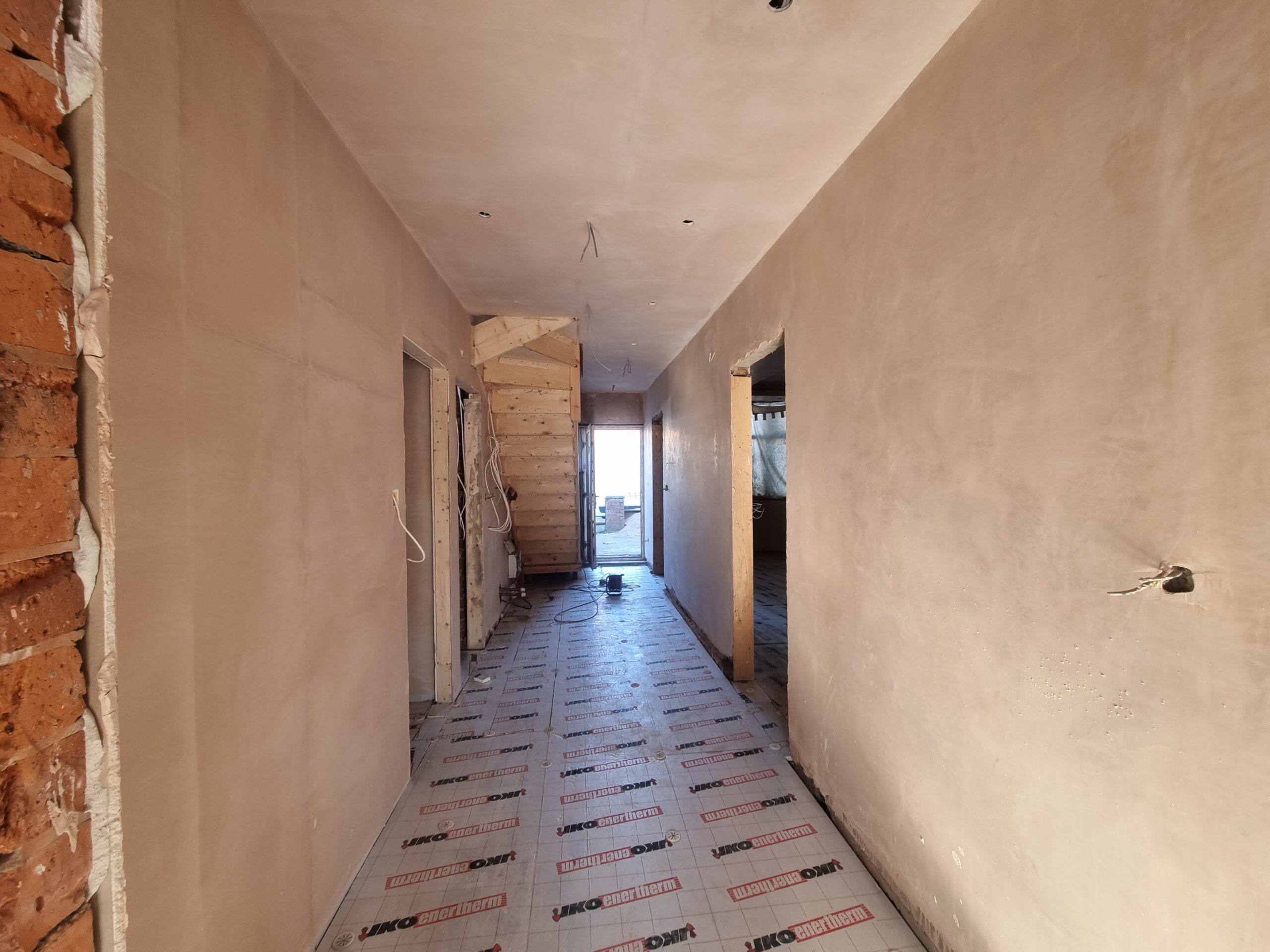 Traditional plastering hallway thumbnail