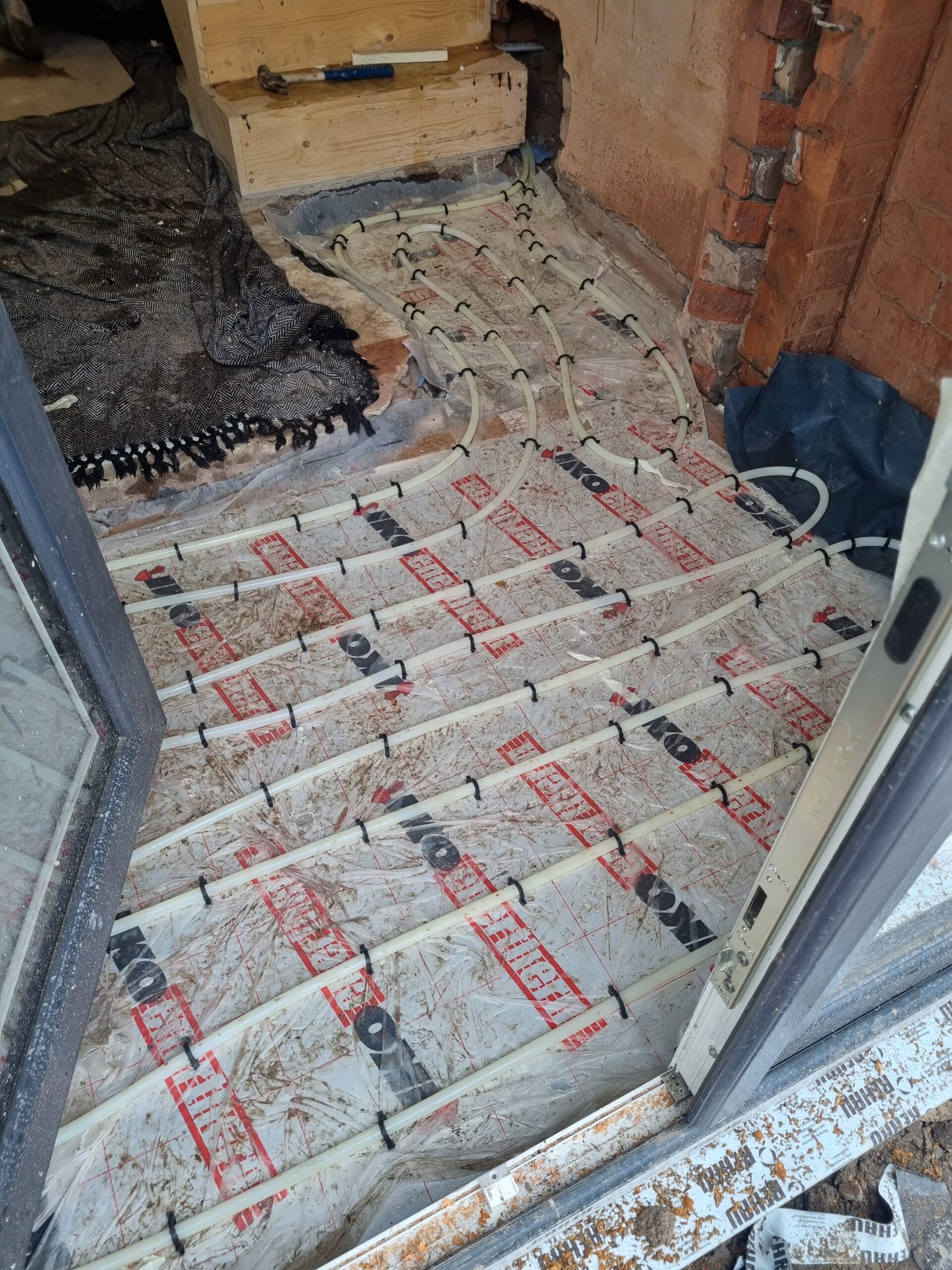 Wet underfloor heating pipework thumbnail