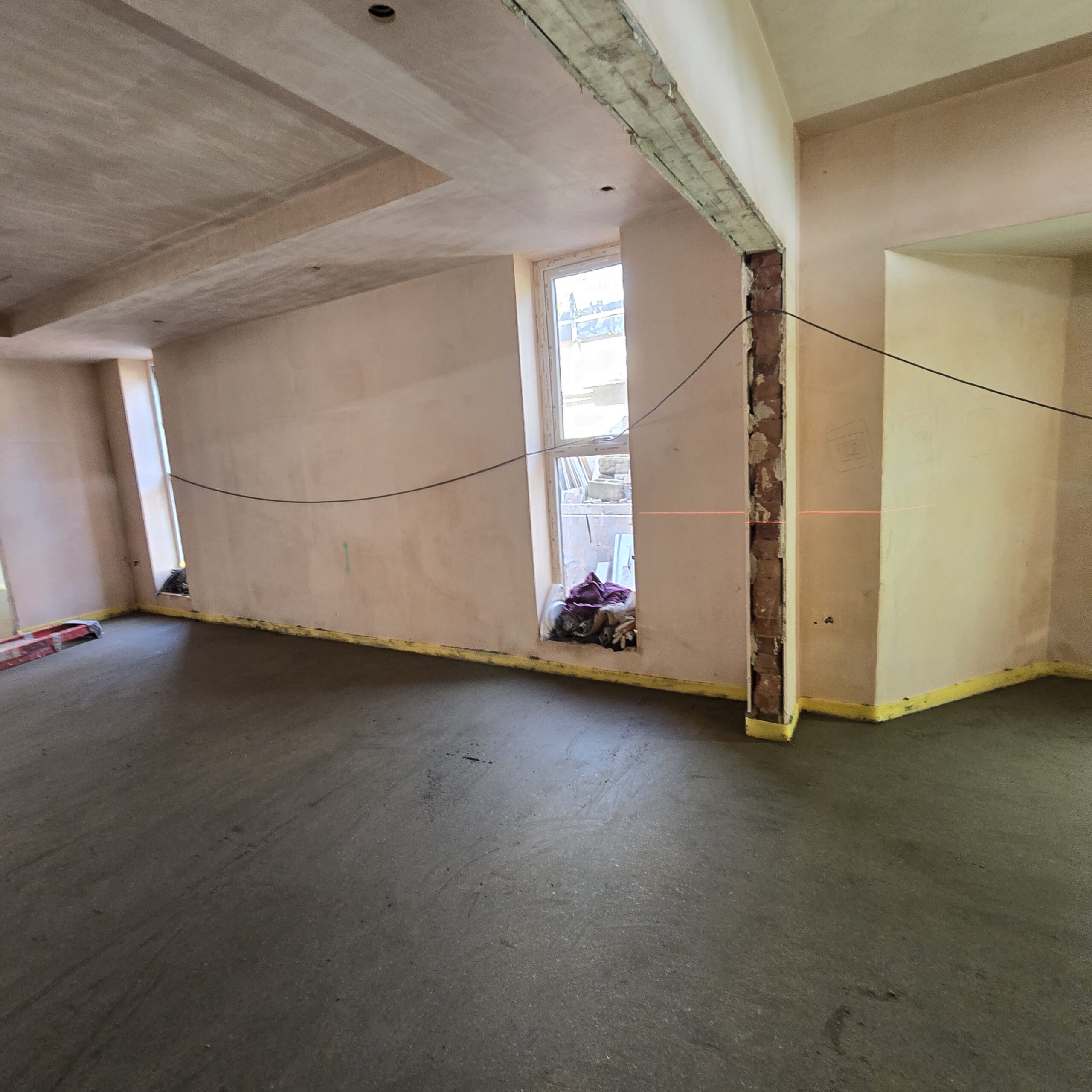 Screed around wall openings thumbnail