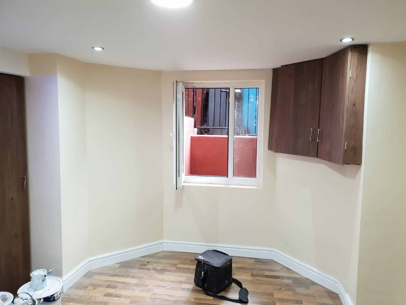 Finished wall and ceiling detail thumbnail